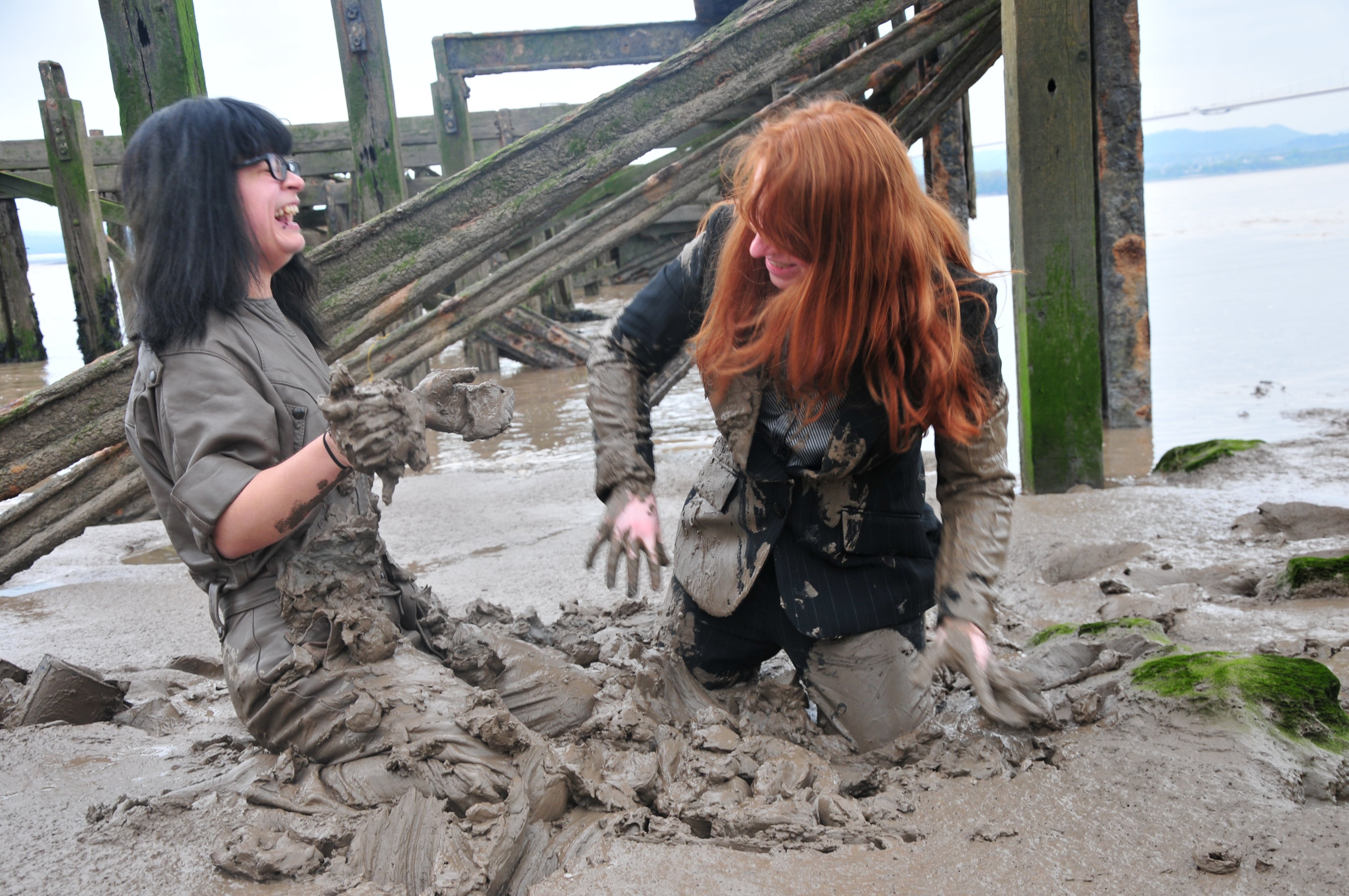 businesswomen-in-mud_main.jpg